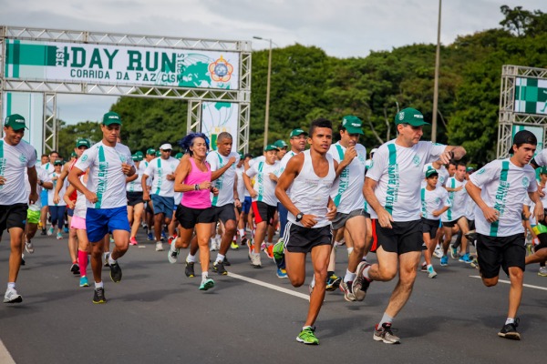 Com o lema Amizade através do Esporte, o evento contou com a participação de civis e militares