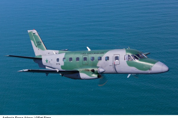 Os aviadores vão aprender a operar a aeronave C-95 Bandeirante