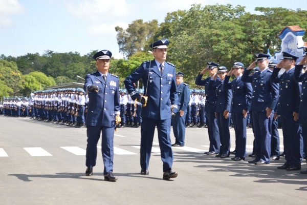 O Brigadeiro Wara assume o maior centro de ensino técnico militar da América do Sul