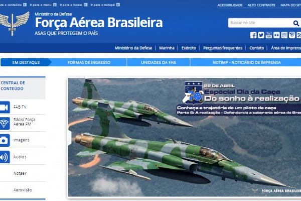 O layout valoriza a prestação de serviços e as redes sociais O layout valoriza a prestação de serviços e as redes sociais