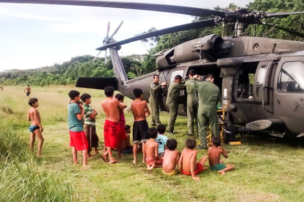 Um helicóptero Black Hawk e um C-98 Caravan da FAB apoiaram a missão