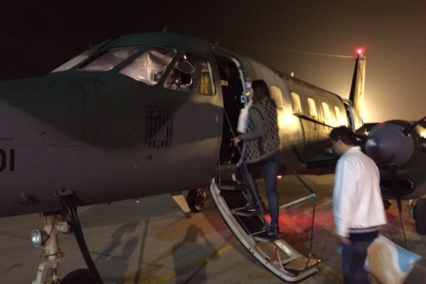 Embarque de madrugada na Base Aérea  IV COMAR