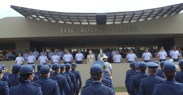 Profissionais fizeram juramento à Bandeira  BABR