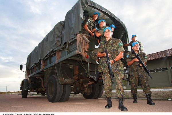 Militares da FAB em treinamento para missão  Sgt Paulo Rezende / Agência Força Aérea