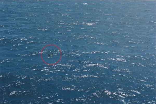 Foto no momento da localização dos mergulhadores  1°/7° GAV