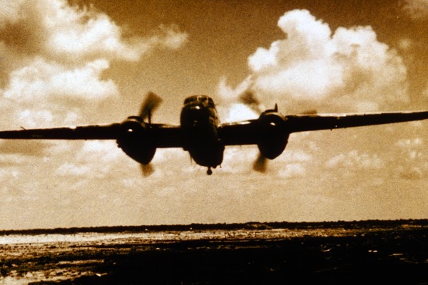 Em 22 de maio de 1942, a aeronave B-25 abriu fogo contra submarino inimigo