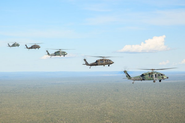 Exercício com helicópteros H-60 Black Hawk faz parte de capacitação operacional dos militares