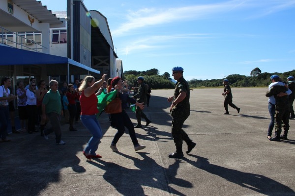 Os militares realizaram diversas atividades no país caribenho