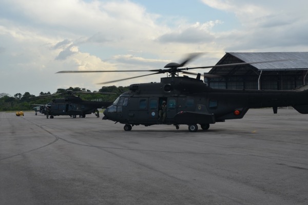 Helicópteros do EB no pátio da Base Aérea de Belém  Ten Takeo