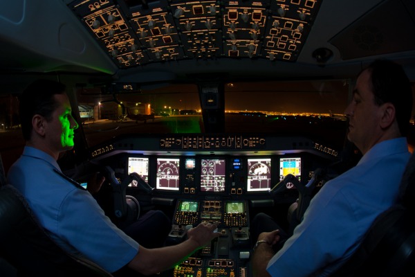 Desde o dia 1º de junho deste ano até hoje (25/06), o CENIPA recebeu 41 notificações de usos do laser contra tripulações de aeronaves Desde o dia 1º de junho deste ano até hoje (25/06), o CENIPA recebeu 41 notificações de usos do laser contra tripulações de aeronaves