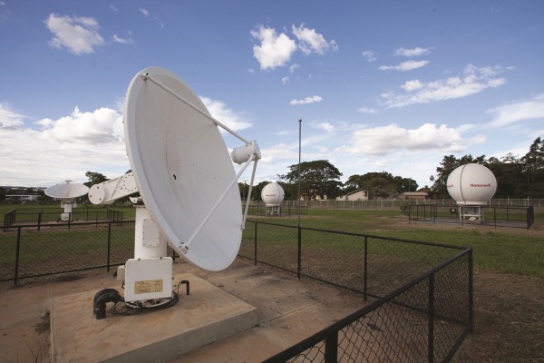 Antenas do sistema COSPAS / SARSAT  Sgt Bruno Batista / Agência Força Aérea