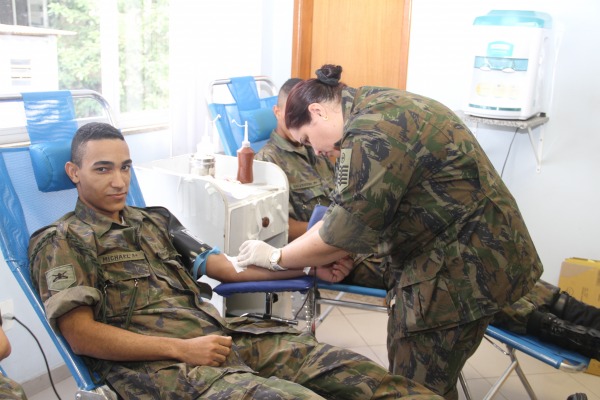 Foram arrecadadas 52 bolsas de sangue em cinco horas de coleta no III COMAR 