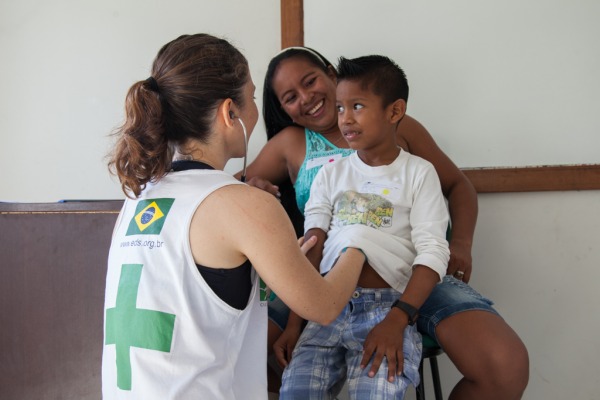 Atendimento médico em Maturacá  Cabo Vinícius Santos / Agência Força Aérea