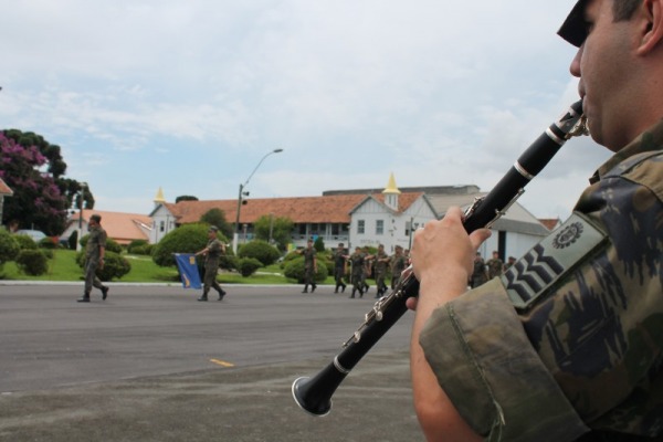 Militar é um dos 24 músicos selecionados em concurso nacional para jovens solistas de orquestra