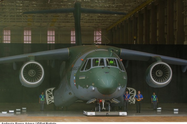 Próximo passo no desenvolvimento da nova aeronave da FAB é testar a aerodinâmica com portas e superfícies abertas