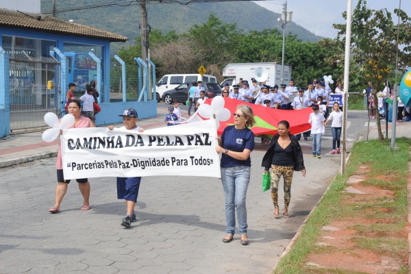 Evento reuniu cerca de 250 crianças e foi realizado no domingo (21/09), quando é celebrado o Dia Internacional da Paz