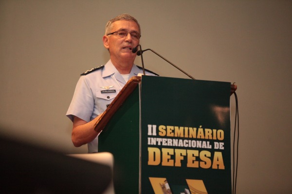 Militares da FAB ministram palestras sobre estratégia e produtos no segmento