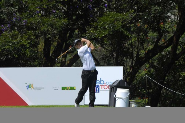 Sargentos da Aeronáutica desembarcam em busca de medalhas no golfe