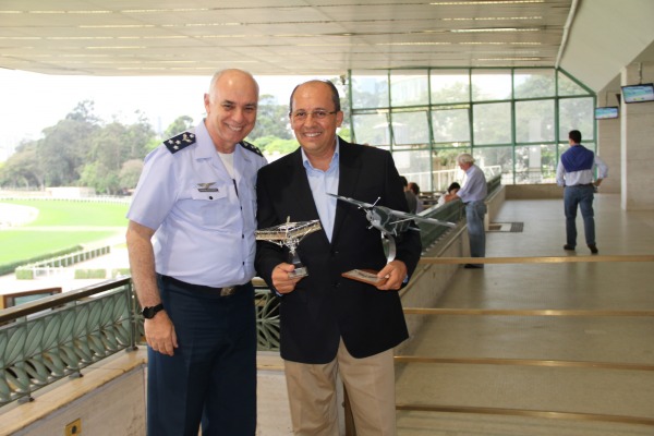 Maj Brig Damasceno e Luis Alberto Marinho  Sold Rocha / IV COMAR