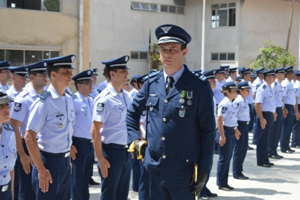 Tenente Coronel Filipe é formado pelo ITA  3S Bruno Moura