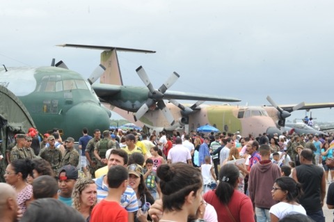 Público teve a oportunidade de conhecer um pouco mais sobre as atividades da Força Aérea Brasileira