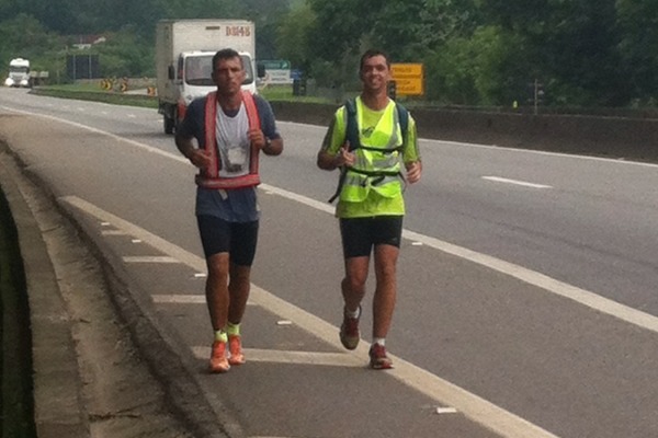 Em sua última maratona, o militar percorreu 270 km em 52 horas