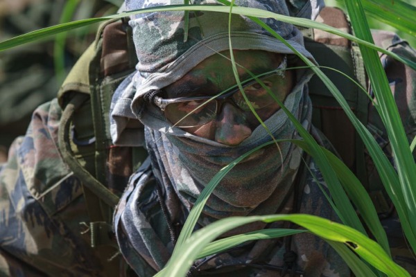 O exercício de busca e salvamento em combate prepara os futuros oficiais da FAB