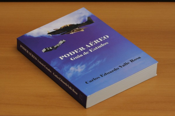 A obra, lançada em 2014, foi adotada pela Escola de Comando e Estado-Maior da Aeronáutica