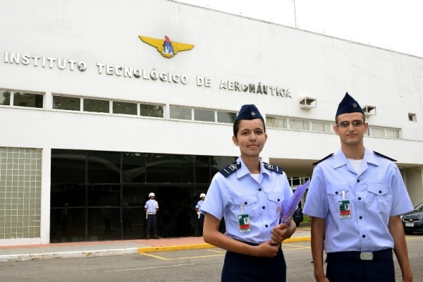 Também cresceu número de optantes pela carreira militar. Engenharia aeronáutica é o curso com maior procura