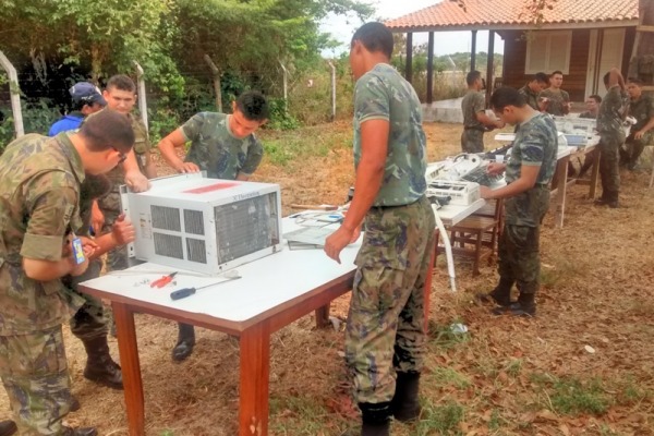 Unidade responsável pelo lançamento e rastreio de veículos espaciais participa de projeto para qualificar jovens durante carreira militar