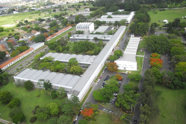 Cursos visam à capacitação de profissionais da FAB e do setor aeronáutico