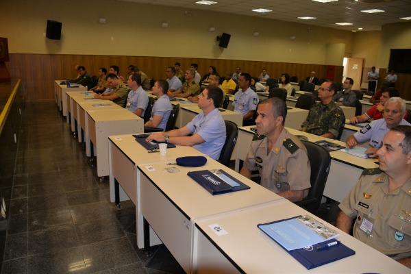 Estão previstas cerca de 700 vagas para os cursos presenciais. Todas as opções são gratuitas