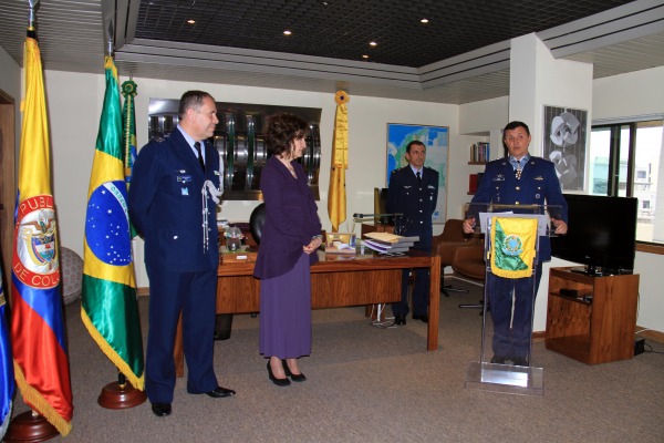 Medalha é a maior comenda concedida pela Força Aérea Brasileira