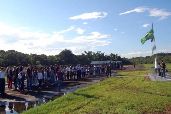 Evento foi realizado na Base Aérea de Santos e recebeu 120 adolescentes de escolas da região