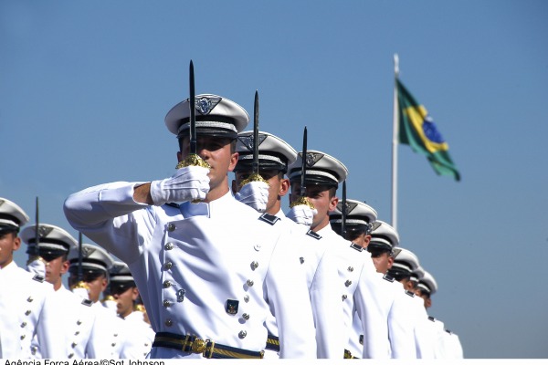 São 70 vagas para os Cursos de Formação de Oficiais Aviadores, Intendentes e de Infantaria