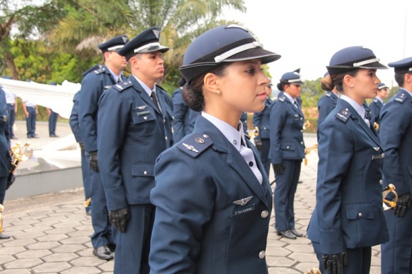 Cerimônia faz parte da promoção dos militares ao primeiro posto de oficial da FAB 