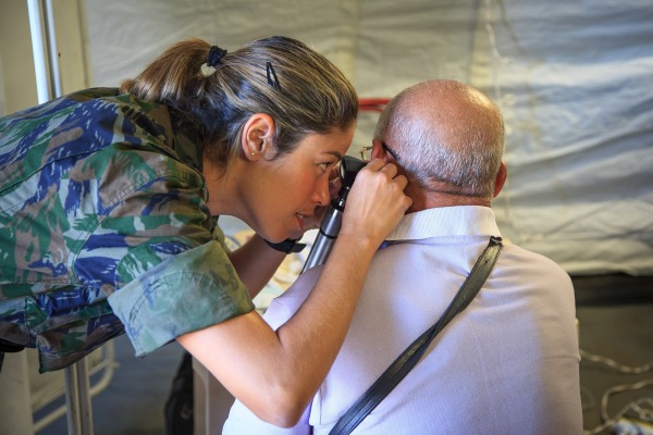 Ação envolveu médicos de 14 especialidades, dentistas e farmacêuticos