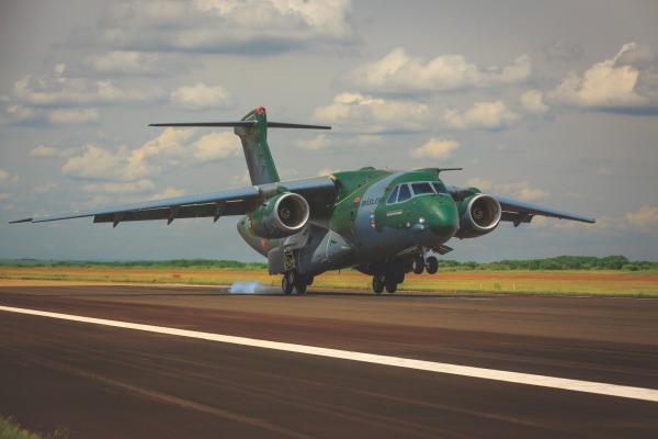 Desenvolvido para suportar 84 toneladas, o trem de pouso do KC-390 desafiou os engenheiros brasileiros e colocou a indústria nacional em um novo patamar