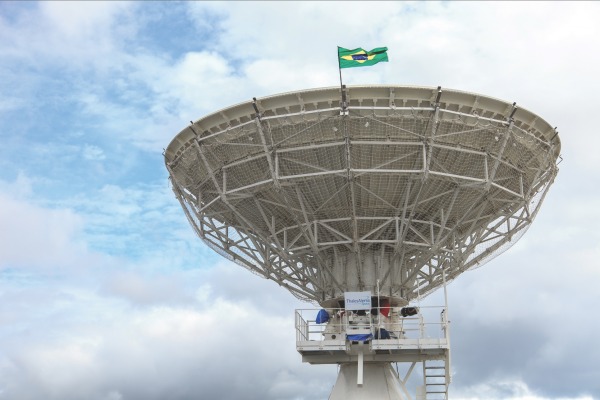 Satélite Geoestacionário de Defesa e Comunicações Estratégicas (SGDC) está em fase de testes e profissionais se preparam para controlar o equipamento que vai levar banda larga a todo o País e garantir comunicação segura ao governo brasileiro