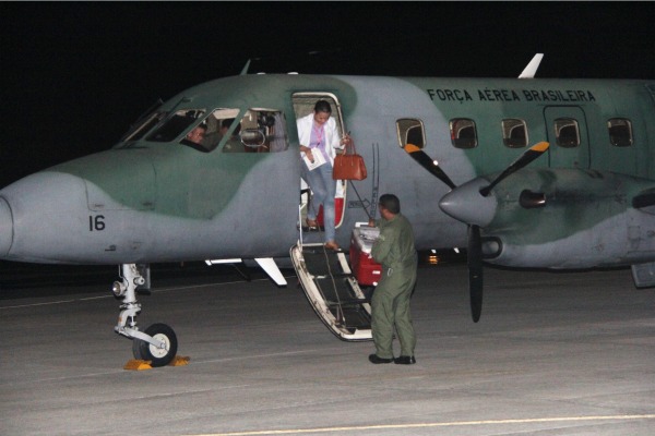 A aeronave saiu de Recife (PE) foi a Salvador (BA) pegar o órgão e depois voltou para Recife