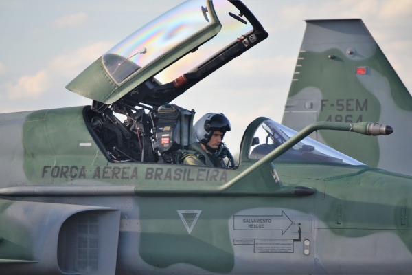 Treinamento reúne mais de 500 militares em cenários de combate