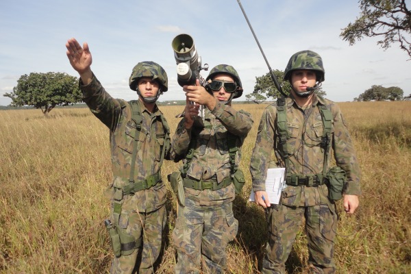 Trabalho em conjunto aprimora técnicas de defesa antiaérea