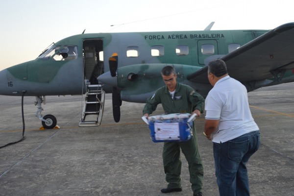 Desde a assinatura do documento que regulamentou o uso de aeronaves da FAB para esse fim, já foram transportados 17 órgãos