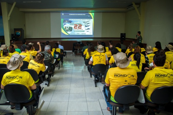 Os rondonistas visitaram a Base Aérea de Natal