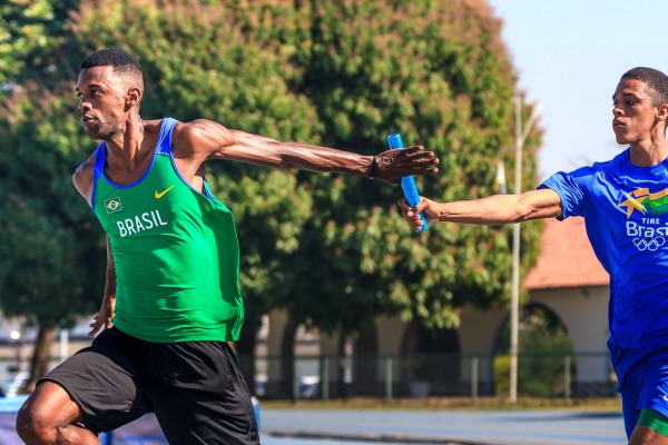 O atleta vai competir nos 200m rasos e no revezamento 4x100