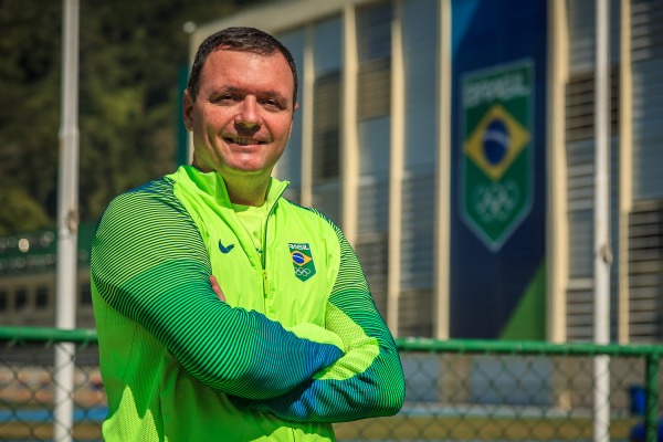 Cores prestam homenagem à bandeira e à paisagem brasileria