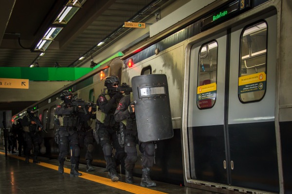 Exercício aconteceu no Maracanã e fez parte da preparação dos militares para a Olimpíada