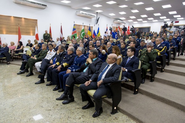 Comandantes das Forças Armadas foram agraciados com medalhas do CISM