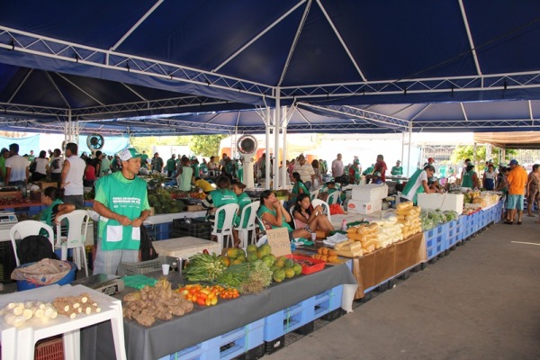 Feira reúne produtores de cerca de 15 municípios do AM