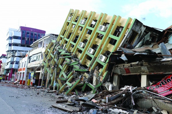 Conheça a história de três famílias que vivenciaram o pior terremoto do Equador dos últimos 30 anos e voltaram para o Brasil nas asas da FAB